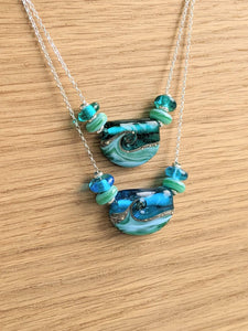 Deep Sea Curve Necklace in Blue or Green