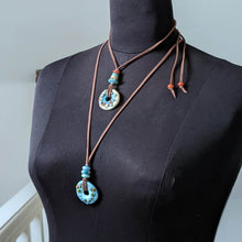 Load image into Gallery viewer, Midnight Waves Disc Necklace