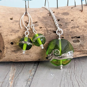 Shoreline Earrings in Green