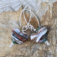 Load image into Gallery viewer, Strata Heart Earrings